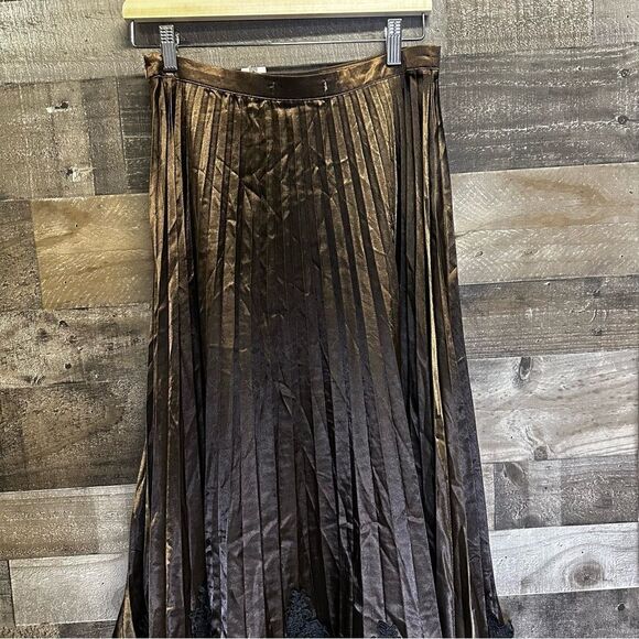 Blue tasscl skirt - Picture 6 of 7